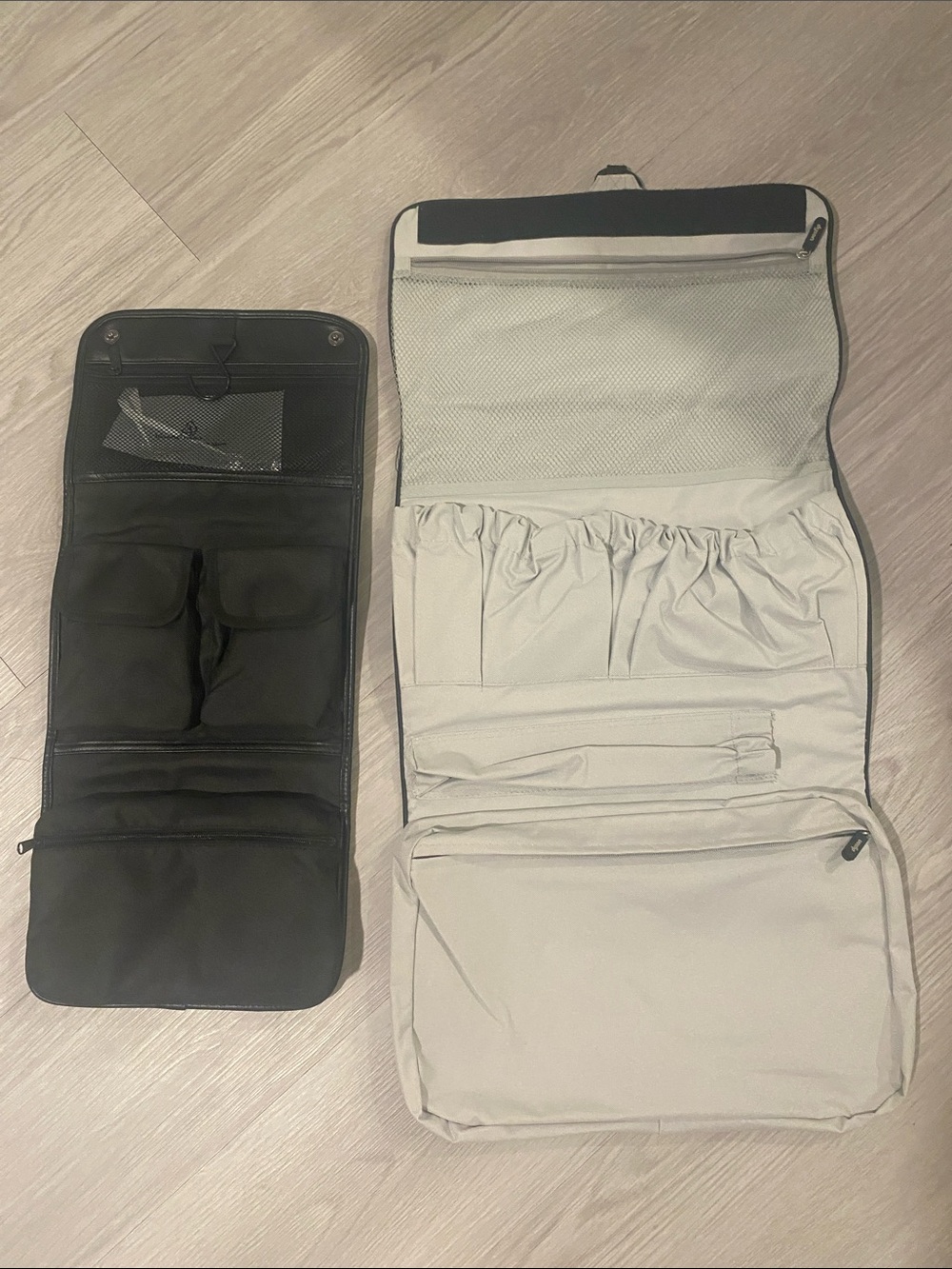Dyson Men's Hanging Toiletry Bag SET Black & Beige